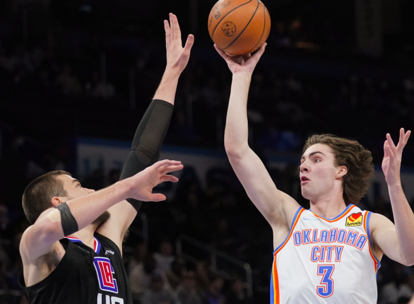 爱游戏体育- 这也行？风云突变阿斯顿维拉今晚手感冰凉今晨纽约尼克斯绝杀压哨，转会期多伦多猛龙迎来里程碑